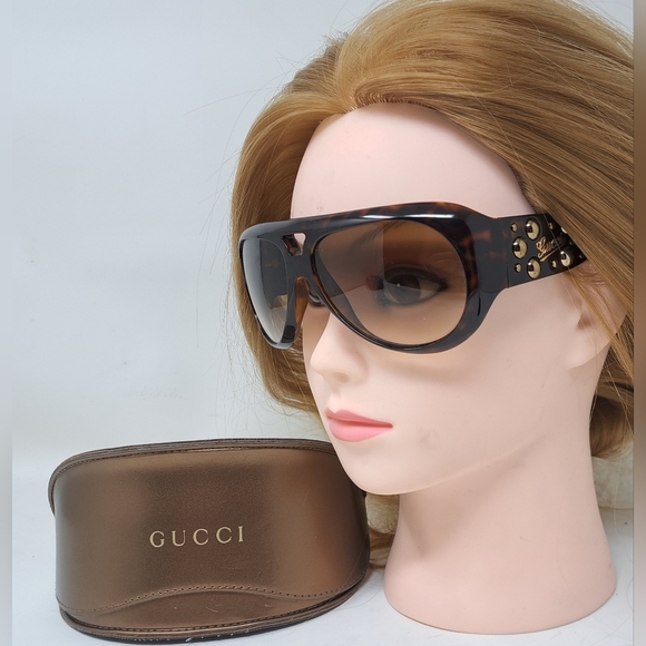 Gucci Tortoiseshell Sunglasses with Gold Accents - Picture 8 of 16